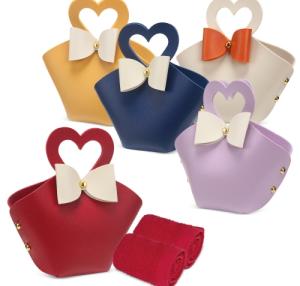 SET 5 BOLSITOS CON TOALLA "COQUETTE"